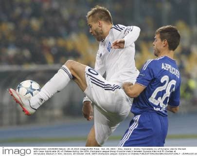 Oct. 20, 2015 - Kiev, Ukraine - Andriy Yarmolenko (L) of Dynamo vies for the ball with Cesar Azpilicueta (R) of Chelsea during the UEFA Champions League Group G soccer match between Dynamo Kiev and FC Chelsea at Olimpiyskiy stadium in Kiev, Ukraine, 20 October 2015. UEFA Champions League: Dynamo vs Chelsea  - ZUMAn230