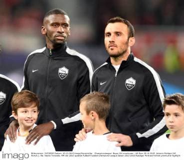 Championsleague: Bayer 04 Leverkusen - AS Rom 20.10.2015. Antonio Rüdiger (AS Rom li.). Re: Vasilis Torosidis. HM