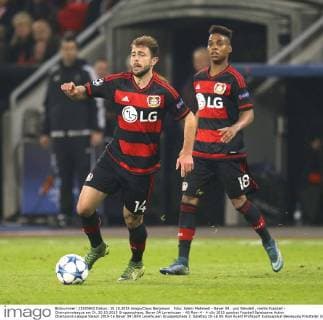 Foto: Admir Mehmedi - Bayer 04 , und Wendell , rechts Fussball - Championsleague am Di. 20.10.2015 Gruppenphase, Bayer 04 Leverkusen - AS Rom 4 - 4