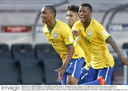 Football, England v Brasil. U 17, Chile World Cup. Brazil s player, Leandro Do Nascimiento, center, celebrates scoring against England during the Under 17 Chile World Cup football match at the La Portada stadium in La Serena, Chile. 20 10 2015 Andres Pina Photosport England v Brasil. 