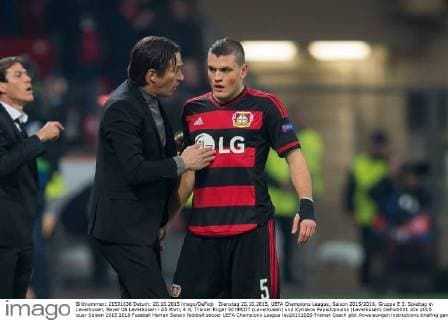 Dienstag 20.10.2015, UEFA Champions League, Saison 2015 2016, Gruppe E 3. Spieltag in Leverkusen, Bayer 04 Leverkusen - AS Rom, 4:4, Trainer Roger SCHMIDT (Leverkusen) und Kyriakos Papadopoulos (Leverkusen) DeFodi001