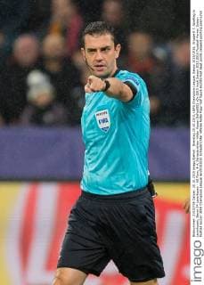 Dienstag 20.10.2015, UEFA Champions League, Saison 2015 2016, Gruppe E 3. Spieltag in Leverkusen, Bayer 04 Leverkusen - AS Rom, 4:4, Schiedsrichter Viktor Kassai DeFodi001