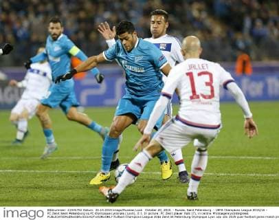 October 20, 2015. - Russia, Saint Petersburg. - UEFA Champions League 2015 16 - FC Zenit Saint Petersburg vs FC Olympique Lyonnais (Lyon), 3:1. In picture: FC Zenit player Hulk (7), in centre. PhotoagencyxInterpress 