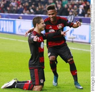 HERNANDEZ Javier Team Bayer 04 Leverkusen jubelt nach seinem Tor mit WENDELL UEFA Champions League Gruppe E Spiel Bayer 04 Leverkusen-AS Rom 4 : 4 am 20. Oktober 2015 in Leverkusen 