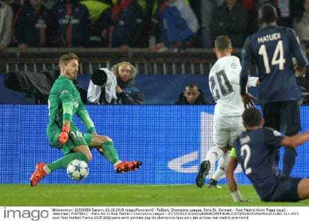 Fußball, Champions League, Paris St. Germain - Real Madrid Kevin Trapp (psg) - Jese (real) FOOTBALL : Paris SG vs Real Madrid - Champions League - 21 10 2015 AnthonyBIBARD FEP 