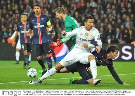 Fußball, Champions League, Paris St. Germain - Real Madrid CRISTIANO RONALDO (rm) - MAXWELL (psg) !FOOTBALL : Paris SG vs Real Madrid - Champions League - 21 10 2015 FEP 