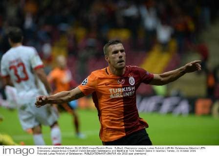 Fußball, Champions League, Lukas Podolski trifft für Galatasaray Istanbul UEFA Champions League Group C football match between Galatasaray and Benfica at Turk Telekom Arena in Istanbul, Turkey, 21 October 2015. Pictured: Lukas Podolski of Galatasaray. 