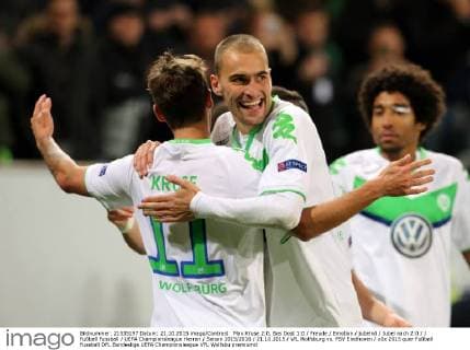 Max Kruse 2:0, Bas Dost 1:0 Freude Emotion jubelnd Jubel nach 2:0 Fußball Fussball UEFA Championsleague Herren Saison 2015 2016 21.10.2015 VfL Wolfsburg vs. PSV Eindhoven
