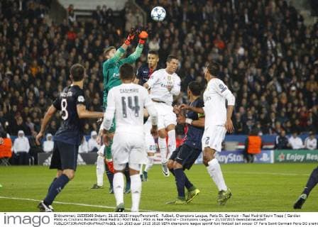 Fußball, Champions League, Paris St. Germain - Real Madrid Kevin Trapp ( Gardien PSG) vs Cristiano Ronaldo (Real Madrid) FOOTBALL : PSG vs Real Madrid - Champions League - 21 10 2015 GwendolineLeGoff 