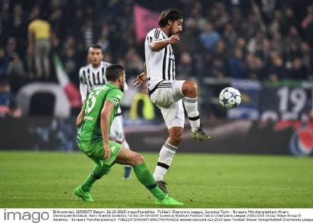 Fußball, Champions League, Juventus Turin - Borussia Mönchengladbach Alvaro Dominguez Borussia, Sami Khedira Juventus Torino 21-10-2015 Juventus Stadium Football Calcio Champions League 2015 2015 Group Stage Group D Juventus - Borussia Monchengladbach andreaxstaccioli