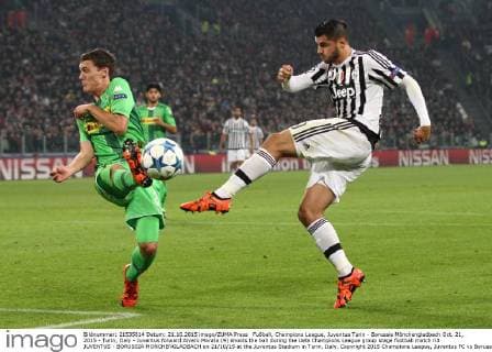 Fußball, Champions League, Juventus Turin - Borussia Mönchengladbach Oct. 21, 2015 - Turin, Italy - Juventus forward Alvaro Morata (9) shoots the ball during the Uefa Champions League group stage football match n3 JUVENTUS - BORUSSIA MONCHENGLADBACH on 21 10 15 at the Juventus Stadium in Turin, Italy. Copyright 2015 Champions League, Juventus FC vs Borussia Monchengladbach  - ZUMAn230