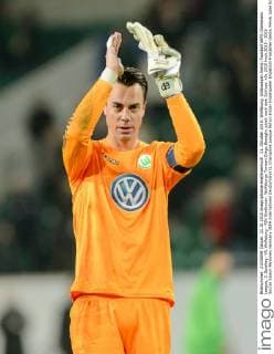 21. Oktober 2015: Wolfsburg, Volkswagen Arena: Fussball UEFA Champions League, 3. Spieltag: VfL Wolfsburg - PSV Eindhoven: Wolfsburgs Torwart Diego Benaglio jubelt nach dem Schluss.