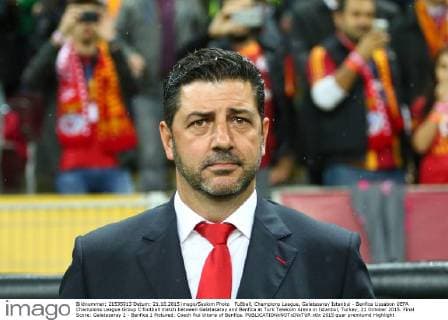 Fußball, Champions League, Galatasaray Istanbul - Benfica Lissabon UEFA Champions League Group C football match between Galatasaray and Benfica at Turk Telekom Arena in Istanbul, Turkey, 21 October 2015. Final Score: Galatasaray 2 - Benfica 1 Pictured: Coach Rui Vitoria of Benfica. 