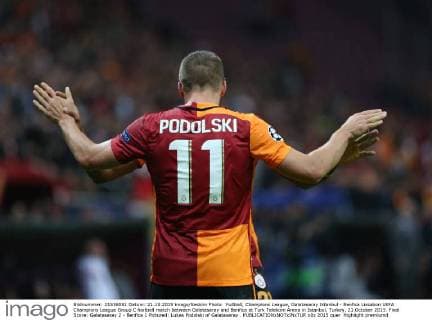Fußball, Champions League, Galatasaray Istanbul - Benfica Lissabon UEFA Champions League Group C football match between Galatasaray and Benfica at Turk Telekom Arena in Istanbul, Turkey, 21 October 2015. Final Score: Galatasaray 2 - Benfica 1 Pictured: Lukas Podolski of Galatasaray . 