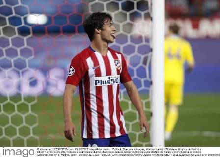 Fußball, Champions League, Atletico Madrid - FK Astana Atletico de Madrid s Oliver Torres reacts after missing a goal chance during Champions League soccer match between Atletico de Madrid and FC Astana at Vicente Calderon stadium in Madrid, Spain. October 21, 2015.  (20151021052)