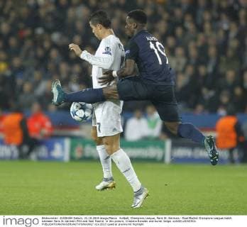 Fußball, Champions League, Paris St. Germain - Real Madrid Champions League match between Paris St Germain PSG and Real Madrid. In this picture, Cristiano Ronaldo and Aurier Serge. xANGELxRIVEROx 
