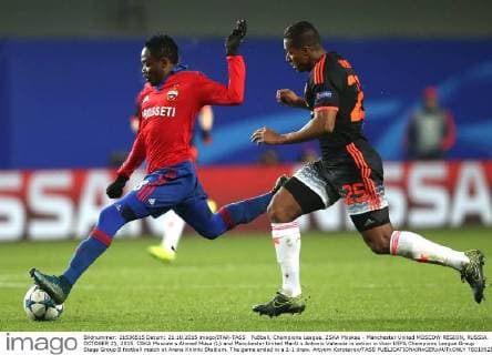 FuÃŸball, Champions League, ZSKA Moskau - Manchester United MOSCOW REGION, RUSSIA. OCTOBER 21, 2015. CSKA Moscow s Ahmed Musa (L) and Manchester United ManU s Antonio Valencia in action in their UEFA Champions League Group Stage Group B football match at Arena Khimki Stadium. The game ended in a 1-1 draw. Artyom Korotayev TASS  TS01052E