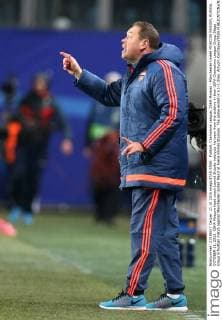 FuÃŸball, Champions League, ZSKA Moskau - Manchester United MOSCOW REGION, RUSSIA. OCTOBER 21, 2015. CSKA Moscow head coach Leonid Slutsky instructs his team from the sideline in their UEFA Champions League Group Stage Group B football match against Manchester United ManU at Arena Khimki Stadium. The game ended in a 1-1 draw. Artyom Korotayev TASS  TS01052B