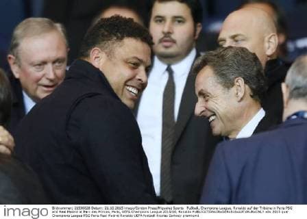 Fußball, Champions League, Ronaldo auf der Tribüne in Paris PSG and Real Madrid at Parc des Princes, Paris, UEFA Champions League 2015 16, Ronaldo 