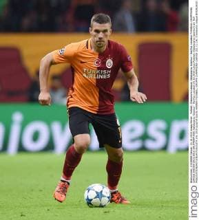 Fußball, Champions League, Galatasaray Istanbul - Benfica Lissabon FUSSBALL CHAMPIONS LEAGUE SAISON 2015 2016 GRUPPENPHASE Galatasaray Istanbul - Benfica Lissabon 21.10.2015 Lukas Podolski (Galatasaray Istanbul) am Ball 
