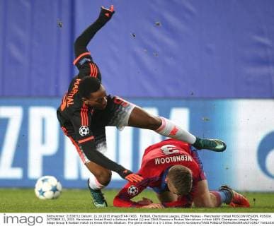 FuÃŸball, Champions League, ZSKA Moskau - Manchester United MOSCOW REGION, RUSSIA. OCTOBER 21, 2015. Manchester United ManU s Anthony Martial (L) and CSKA Moscow s Pontus Wernbloom in their UEFA Champions League Group Stage Group B football match at Arena Khimki Stadium. The game ended in a 1-1 draw. Artyom Korotayev TASS  TS01053D