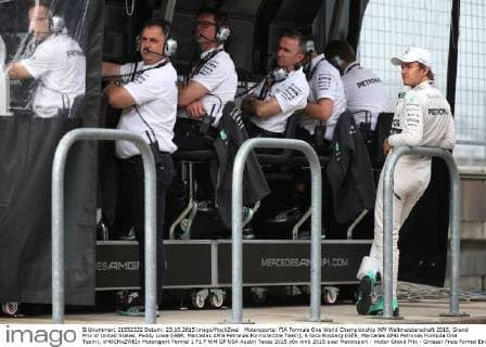 Motorsports: FIA Formula One World Championship WM Weltmeisterschaft 2015, Grand Prix of United States, Paddy Lowe (GBR, Mercedes AMG Petronas Formula One Team), 6 Nico Rosberg (GER, Mercedes AMG Petronas Formula One Team), xHOCHxZWEIx
