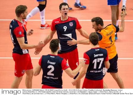 23.10.2015, Fraport Arena, Frankfurt Volleyball, Bundesliga Maenner, United Volleys RheinMain vs. VfB Friedrichshafen Jubel Christian Dünnes Duennes ( 16 RheinMain), Bryan Fraser ( 2 RheinMain), Georg Escher ( 9 RheinMain), Jan Zimmermann ( 17 RheinMain), Florian Ringseis ( 1 RheinMain)