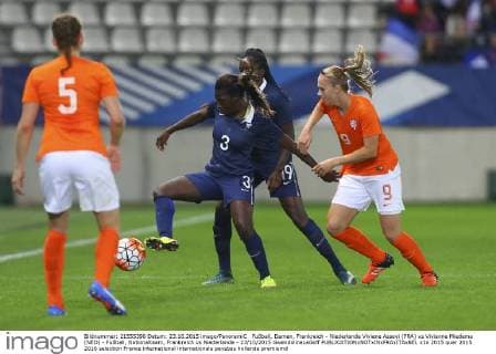 Fußball, Damen, Frankreich - Niederlande Viviane Asseyi (FRA) vs Vivianne Miedema (NED) - Fußball, Nationalteam, Frankreich vs Niederlande - 23 10 2015 GwendolineLeGoff 