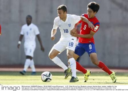 U 17, Chile World Cup. England s player, Herbie Kane, center, battles for the ball against Juan You of Korea Republic during the Under 17 Chile World Cup at the Federico Sanchez Rumoroso stadium in Coquimbo, Chile. 23 10 2015 AndresPina Photosport . 