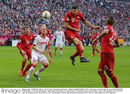 Robert LEWANDOWSKI, FCB 9 Torschuss, schiesst das Tor zum 3-0 FC BAYERN MUENCHEN - 1.FC KOELN Fussball 1. Bundesliga , Muenchen, am 24.10.2015, 10.Spieltag, Saison 2015 2016, 1.Liga, 1.Bundesliga, FCB