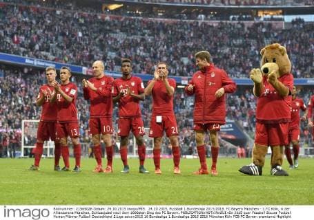 24.10.2015, Fussball 1.Bundesliga 2015 2016, FC Bayern München - 1.FC Köln, in der Allianzarena München, Schlussjubel nach dem 1000sten Sieg des FC Bayern. 