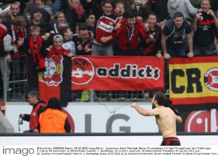 Leverkusen Admir Mehmedi (Bayer 04 Leverkusen 14) beim Torjubel nach dem Treffer zum 4:3 Bayer 04 Leverkusen vs VfB Stuttgart, Fussball, 1. Bundesliga, 24.10.2015, Copyright: Schülerx xEibner-Pressefoto EP_jse