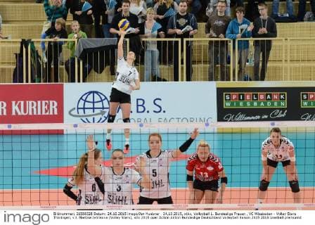 24.10.2015, xtkx, Volleyball 1. Bundesliga Frauen , VC Wiesbaden - Volley Stars Thüringen, v.l. Martina Jelinkova (Volley Stars),