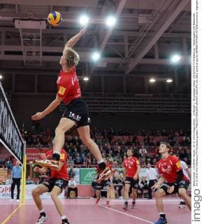 Volleyball 1. Bundesliga Saison 2015 2016 TV Rottenburg - Netzhoppers KW Bestensee 24.10.2015 Dirk Mehlberg (TV Rottenburg,oben) 