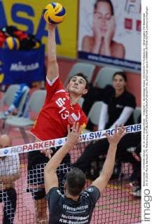 Volleyball 1. Bundesliga Saison 2015 2016 TV Rottenburg - Netzhoppers KW Bestensee 24.10.2015 Moritz Karlitzek (TV Rottenburg,li) 