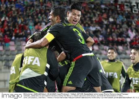 Fußball, U17 WM, Deutschland verliert gegen Mexiko Mexico s player Francisco Venegas , celebrates his goal against Germany during the FIFA U-17 World Cup Chile 2015 Group C, at Fiscal de Talca stadium in Talca , Chile. 24 10 2015. Germany - Mexiko MarceloHernandez 