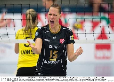 25.10.2015, Halle Berg Fidel, Muenster Volleyball, Bundesliga Frauen, USC Münster Muenster vs. SC Potsdam Jubel Regina Mapeli Burchardt ( 15 Potsdam)