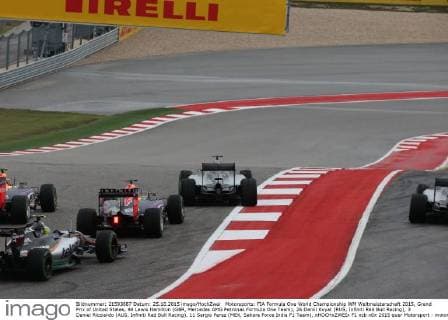 Motorsports: FIA Formula One World Championship WM Weltmeisterschaft 2015, Grand Prix of United States, 44 Lewis Hamilton (GBR, Mercedes AMG Petronas Formula One Team), 26 Daniil Kvyat (RUS, Infiniti Red Bull Racing), 3 Daniel Ricciardo (AUS, Infiniti Red Bull Racing), 11 Sergio Perez (MEX, Sahara Force India F1 Team), xHOCHxZWEIx