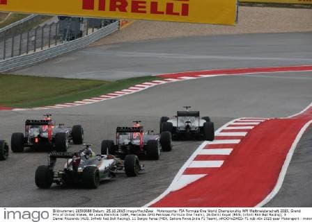 Motorsports: FIA Formula One World Championship WM Weltmeisterschaft 2015, Grand Prix of United States, 44 Lewis Hamilton (GBR, Mercedes AMG Petronas Formula One Team), 26 Daniil Kvyat (RUS, Infiniti Red Bull Racing), 3 Daniel Ricciardo (AUS, Infiniti Red Bull Racing), 11 Sergio Perez (MEX, Sahara Force India F1 Team), xHOCHxZWEIx