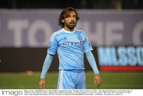 Fußball, MLS, FC New York City - New England Revolution Andrea Pirlo (21) of NYCFC in action during a match against New England Revolution, at Yankee Stadium on Oct 25 in Bronx, New York. MLS Fussball Herren USA 2015: New England Revolution vs NYCFC October 25 - ZUMAc04_