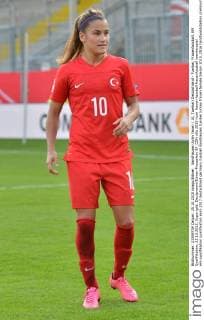 Sandhausen Aylin Yaren ( 10, Tuerkei) Deutschland - Tuerkei, Frauenfussball, EM Qualifikation, 25.10.2015, Copyright: Deutzmann Eibner-Pressefoto EP_CDN