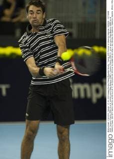 Tennis, ATP-Turnier in Valencia Valencia, ESPANA - OCTUBRE 2015: Jeremy Chardy (FRA) 8 en el partido entre Aljaz Bedene (GBR) y Jeremy Chardy (FRA) 8 , en el que gano Aljaz Bedene (GBR) en el Valencia Open, 250 ATP Tennis Herren world tour el 27 de Octubre de 2015 en la ciudad de las artes y las ciencias de Valencia, Valencia, Espana. (Photo: Pitarch Castello Cordon Press) 