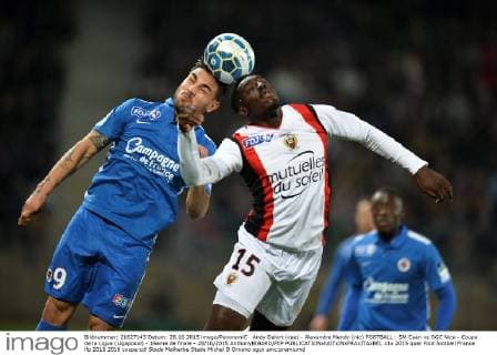 Andy Delort (cae) - Alexandre Mendy (nic) FOOTBALL : SM Caen vs OGC Nice - Coupe de la Ligue (Ligapokal) - 16eme de finale - 28 10 2015 AnthonyBIBARD FEP 