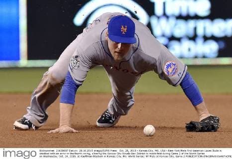 Oct. 28, 2015 - Kansas City, MO, USA - New York Mets first baseman Lucas Duda is credited with an error in the fourth inning, allowing the Kansas City Royals Ben Zobrist to reach first during Game 2 of the World Series on Wednesday, Oct. 28, 2015, at Kauffman Stadium in Kansas City, Mo. World Series: NY Mets at Kansas City, Game 2 - ZUMAm67_