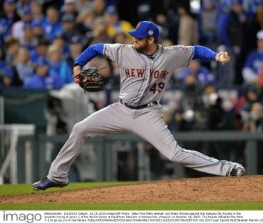 New York Mets reliever Jon Niese throws against the Kansas City Royals in the seventh inning of game 2 of the World Series at Kauffman Stadium in Kansas City, Missouri on October 28, 2015. The Royals defeated the Mets 7-1 to go up 2-0 in the Series.  KCP20151028252 KEVINxDIETSCH