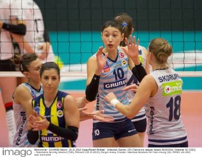 Volleyball, Damen, CEV Champions League, Saison 2015 2016, Dresdner SC (DSC) - Fenerbahce Grundig Istanbul (TUR), Mittwoch (28.10.2015), Margon Arena, Dresden. Istanbuls Istanbuls Kim Yeon-Koung (10). RM001