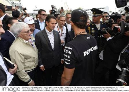 Motorsports: FIA Formula One World Championship WM Weltmeisterschaft 2015, Grand Prix of Mexico, Bernie Ecclestone (GBR, President and CEO of Formula One Management and Formula One Administration), Enrique Pena Nieto (President of Mexico), 44 Lewis Hamilton (GBR, Mercedes AMG Petronas Formula One Team), xHOCHxZWEIx