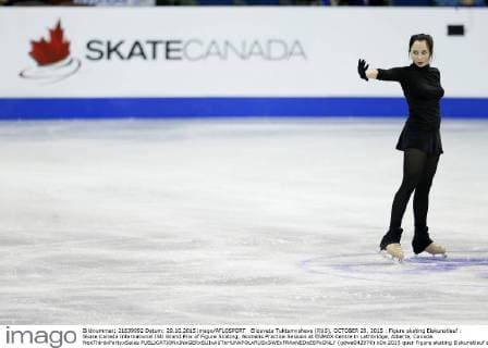 Elizaveta Tuktamysheva (RUS), OCTOBER 29, 2015 : Figure skating Eiskunstlauf : Skate Canada International ISU Grand Prix of Figure Skating, Womens Practice Session at ENMAX Centre in Lethbridge, Alberta, Canada. NoxThirdxPartyxSales  (qdwa042976)