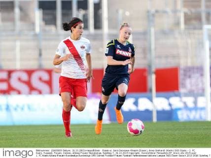 Essen vl. Sara Doorsoun-Khajeh (Essen), Anna Gerhardt (Koeln) SGS Essen - 1. FC Koeln, Fussball, Frauen, Damen, Allianz Frauen-Bundesliga, Spieltag 7, 31.10.2015 Copyright: Horn xEibner-Pressefoto EP_bhorn