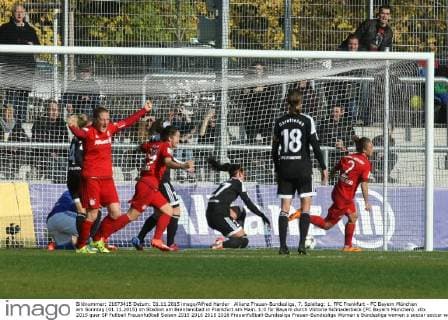 Allianz Frauen-Bundesliga, 7. Spieltag: 1. FFC Frankfurt - FC Bayern München am Sonntag (01.11.2015) im Stadion am Brentanobad in Frankfurt am Main. 1:0 für Bayern durch Viktoria Schnaderbeck (FC Bayern München).